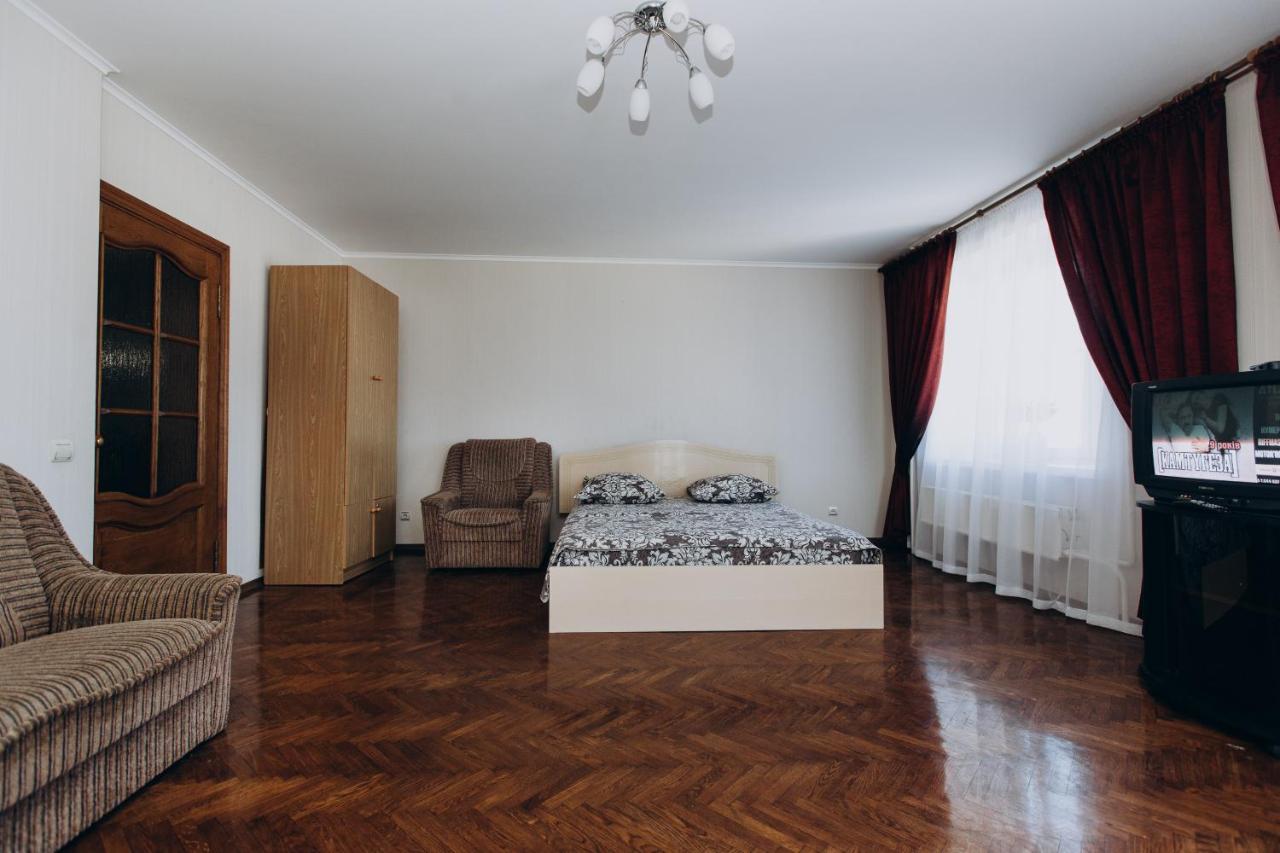 Apartment Centr neer Manufaktura on Kharkovskaya Soemy Buitenkant foto