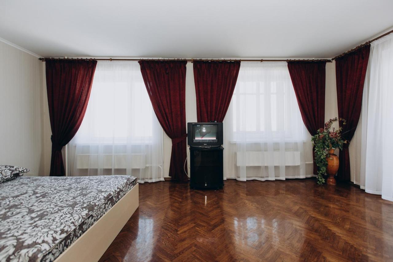 Apartment Centr neer Manufaktura on Kharkovskaya Soemy Buitenkant foto